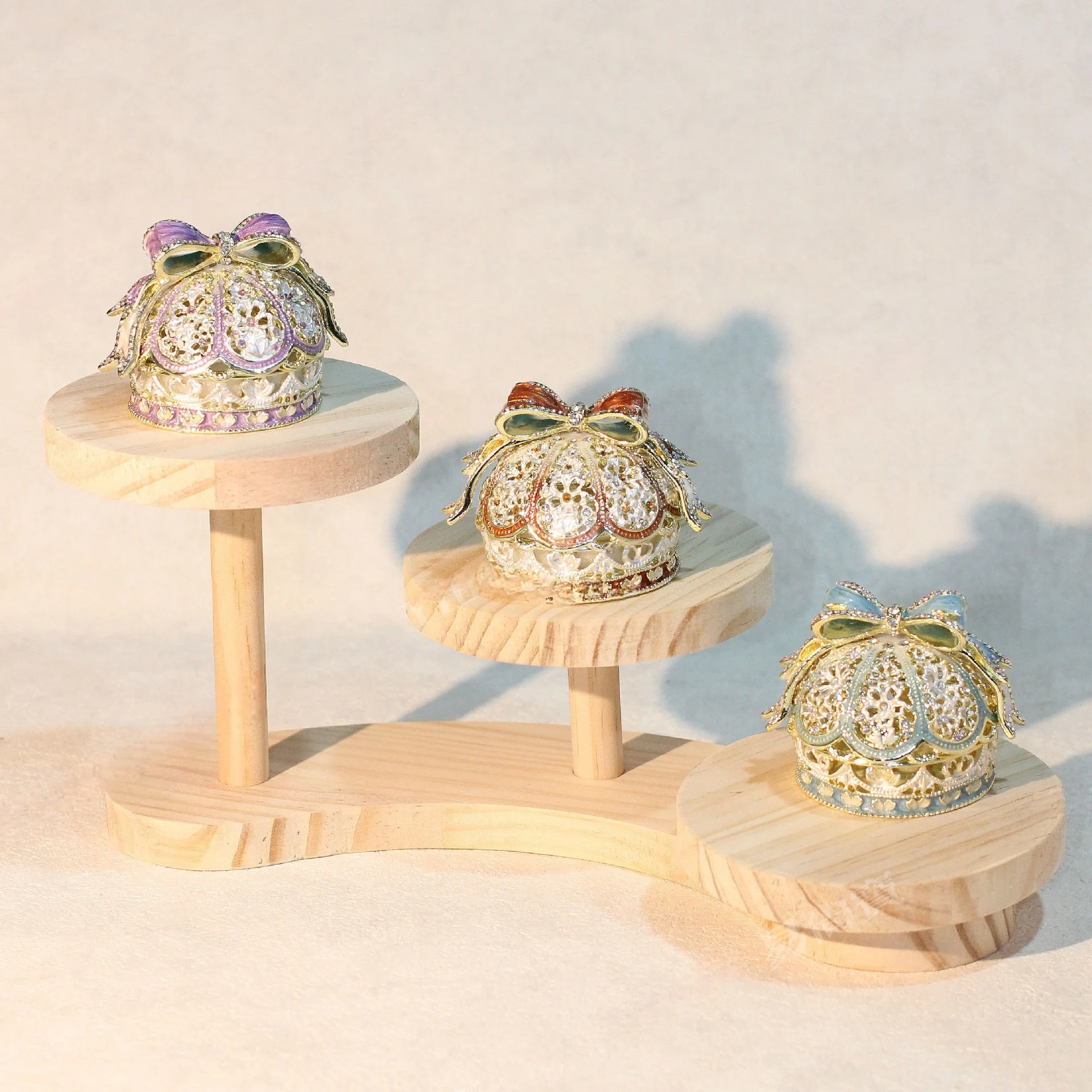 Creative Home Decoration Valentine's Day Gift Bow Crown Ornament Jewelry Box Enamel Birthday Gift Home Decoration Small Ornament
Creative Home Decoration Valentine's Day Gift Bow Crown Ornament Jewelry Box Enamel Birthday Gift Home Decoration Small Ornament