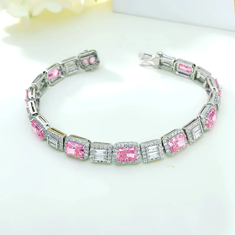 Light luxury, simple and sweet 925 silver colored diamond bracelet, high carbon niche design, versatile daily fashion
Light luxury, simple and sweet 925 silver colored diamond bracelet, high carbon niche design, versatile daily fashion