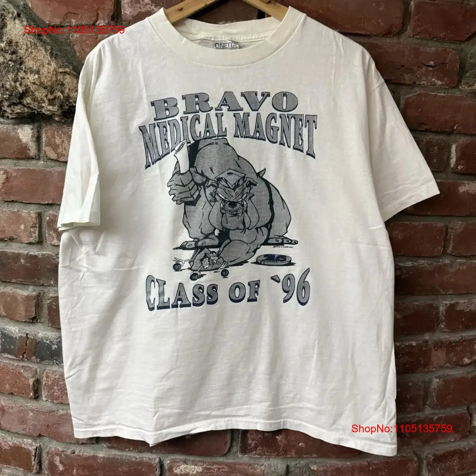 Винтажная футболка 90-х годов Bravo с медицинским магнитом Class Of 96, L Light, винтажная стираная дизайнерская одежда с бульдогом
Винтажная футболка 90-х годов Bravo с медицинским магнитом Class Of 96, L Light, винтажная стираная дизайнерская одежда с бульдогом