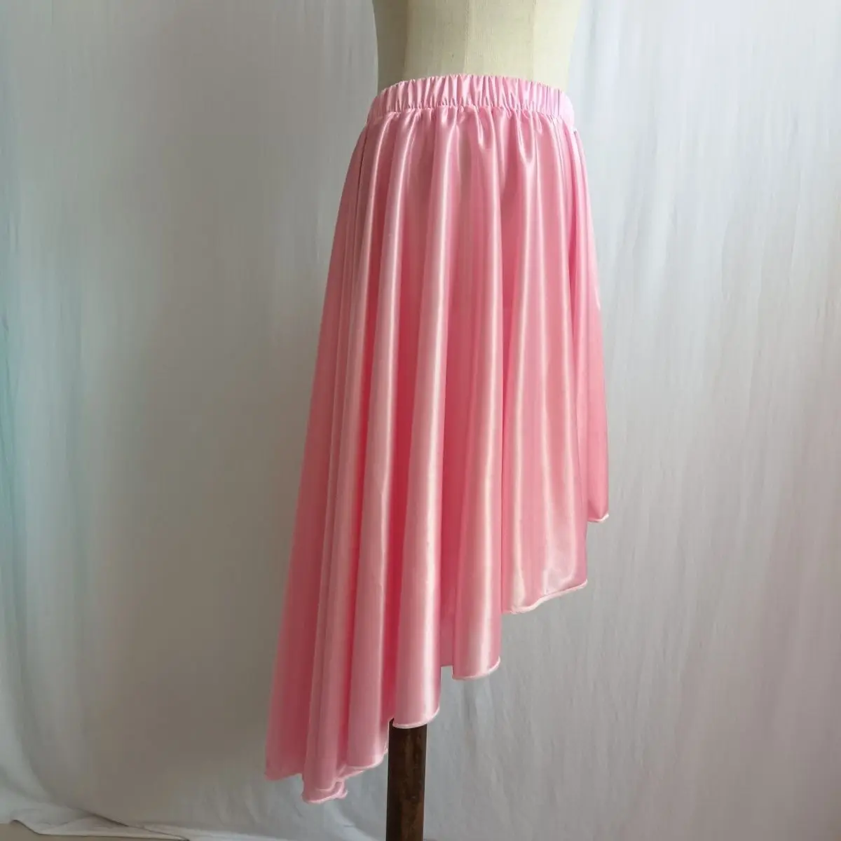 Waist 70-105cm 360 Degree Summer Glossy Satin Silk Midi Skirt Sexy Women High Waist Skirt Pleated Bottoms
Waist 70-105cm 360 Degree Summer Glossy Satin Silk Midi Skirt Sexy Women High Waist Skirt Pleated Bottoms