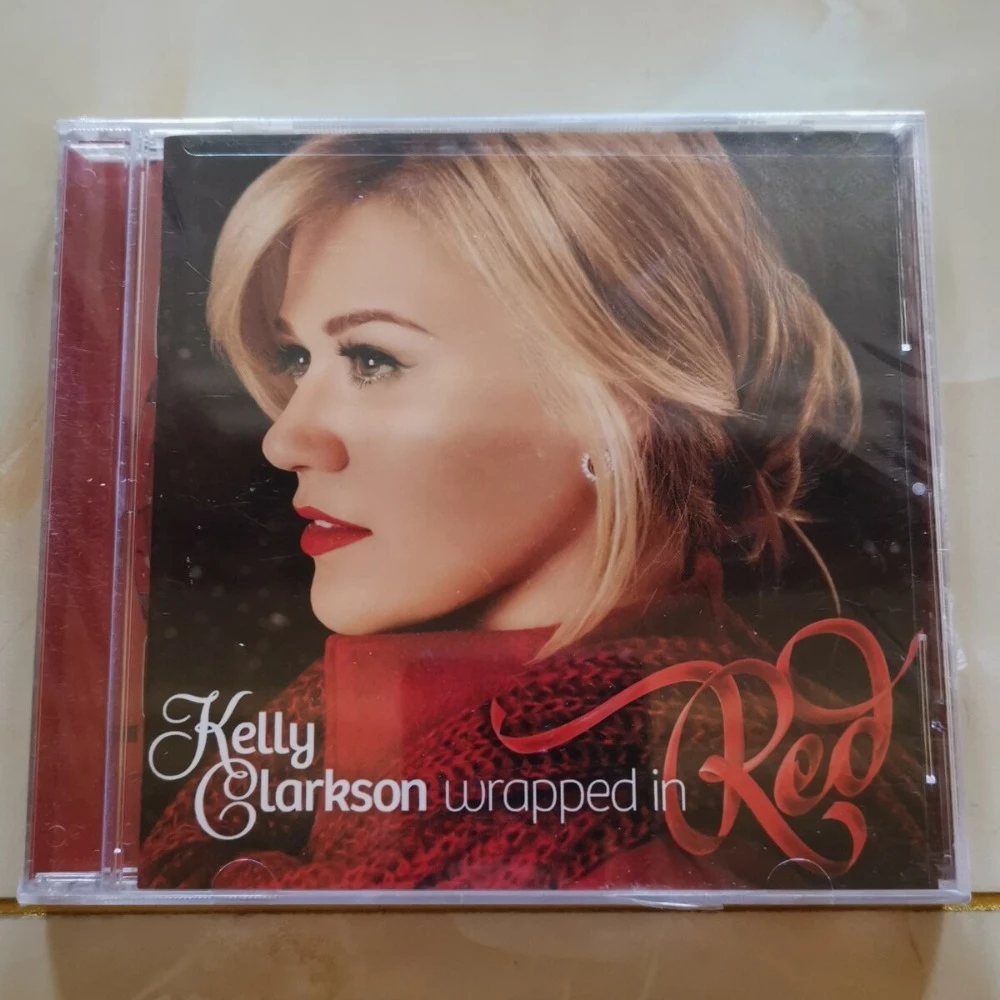 Kelly Clarkson Wrapped In Red CD Christmas Album 2013 Holiday Hits Underneath The Tree Sealed New Import Deluxe Edition)
Kelly Clarkson Wrapped In Red CD Christmas Album 2013 Holiday Hits Underneath The Tree Sealed New Import Deluxe Edition)