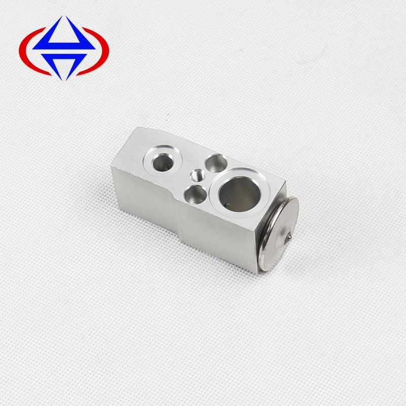 Подвесной расширительный клапан кондиционера для Mercedes W447 W448 Vito 0008351600 
Подвесной расширительный клапан кондиционера для Mercedes W447 W448 Vito 0008351600