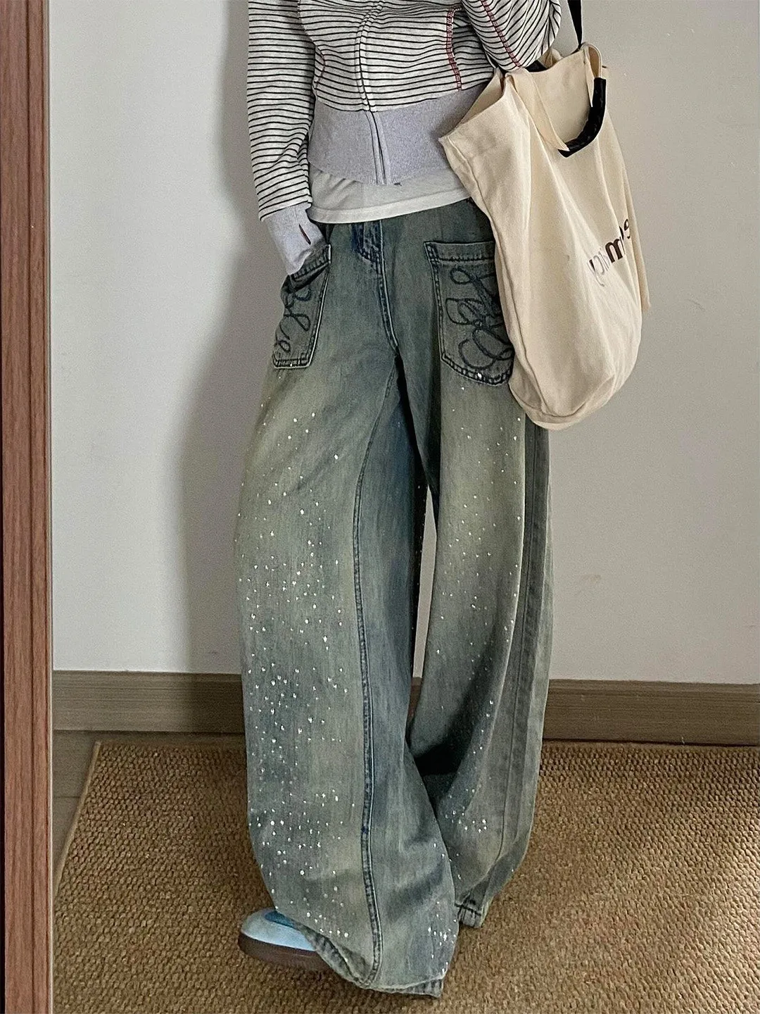 American Style High Waist Straight Leg Denim Jeans Women's Summer New Washed Pocket Embroidery Diamond Embedded Lazy BF Wide Leg
American Style High Waist Straight Leg Denim Jeans Women's Summer New Washed Pocket Embroidery Diamond Embedded Lazy BF Wide Leg