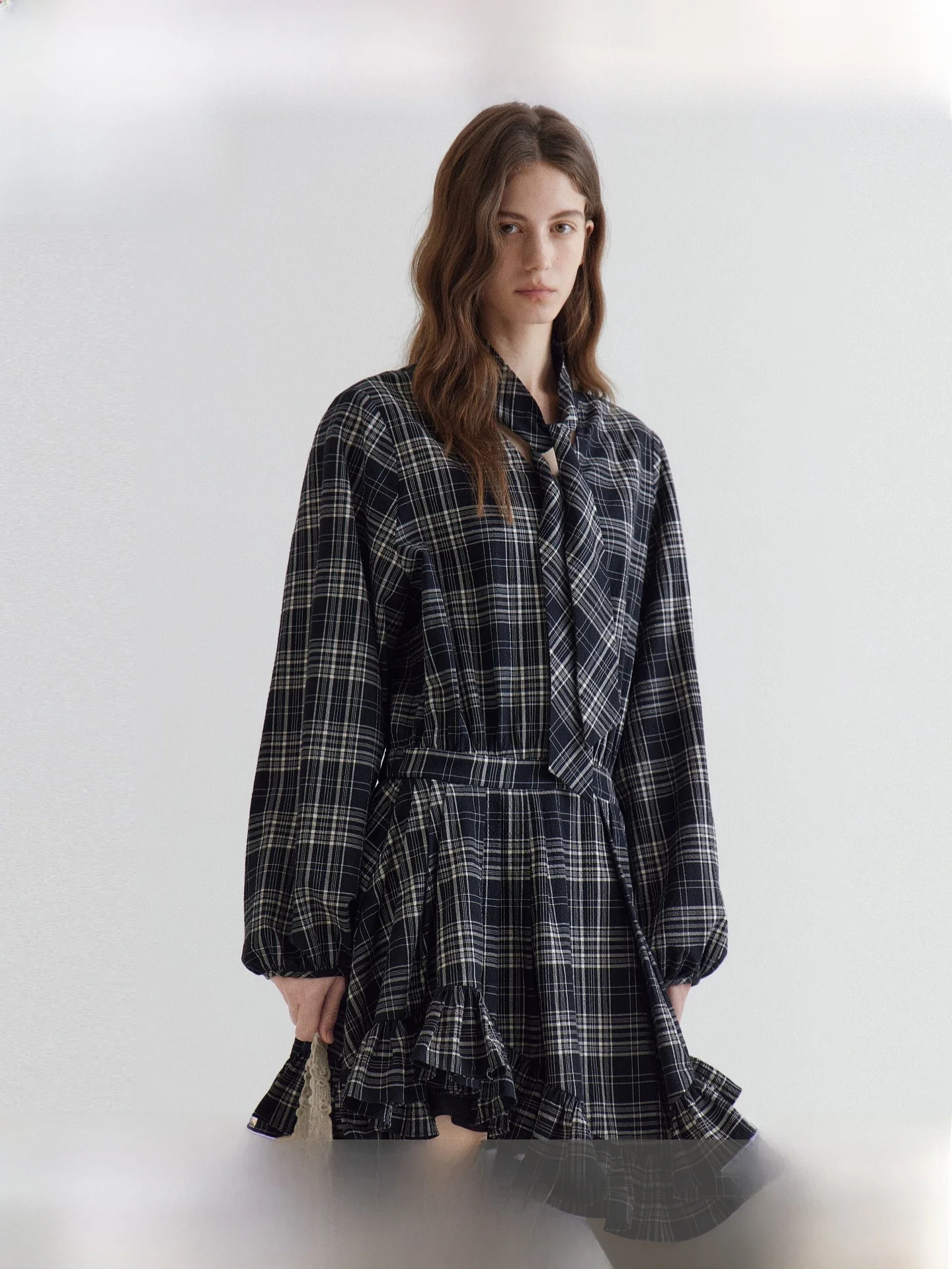 Fano Vintage Black White Plaid Dress Asymmetrical Hem Romantic Stand Collar Belted Skirt Long Sleeve Polyester Fiber Dress
Fano Vintage Black White Plaid Dress Asymmetrical Hem Romantic Stand Collar Belted Skirt Long Sleeve Polyester Fiber Dress