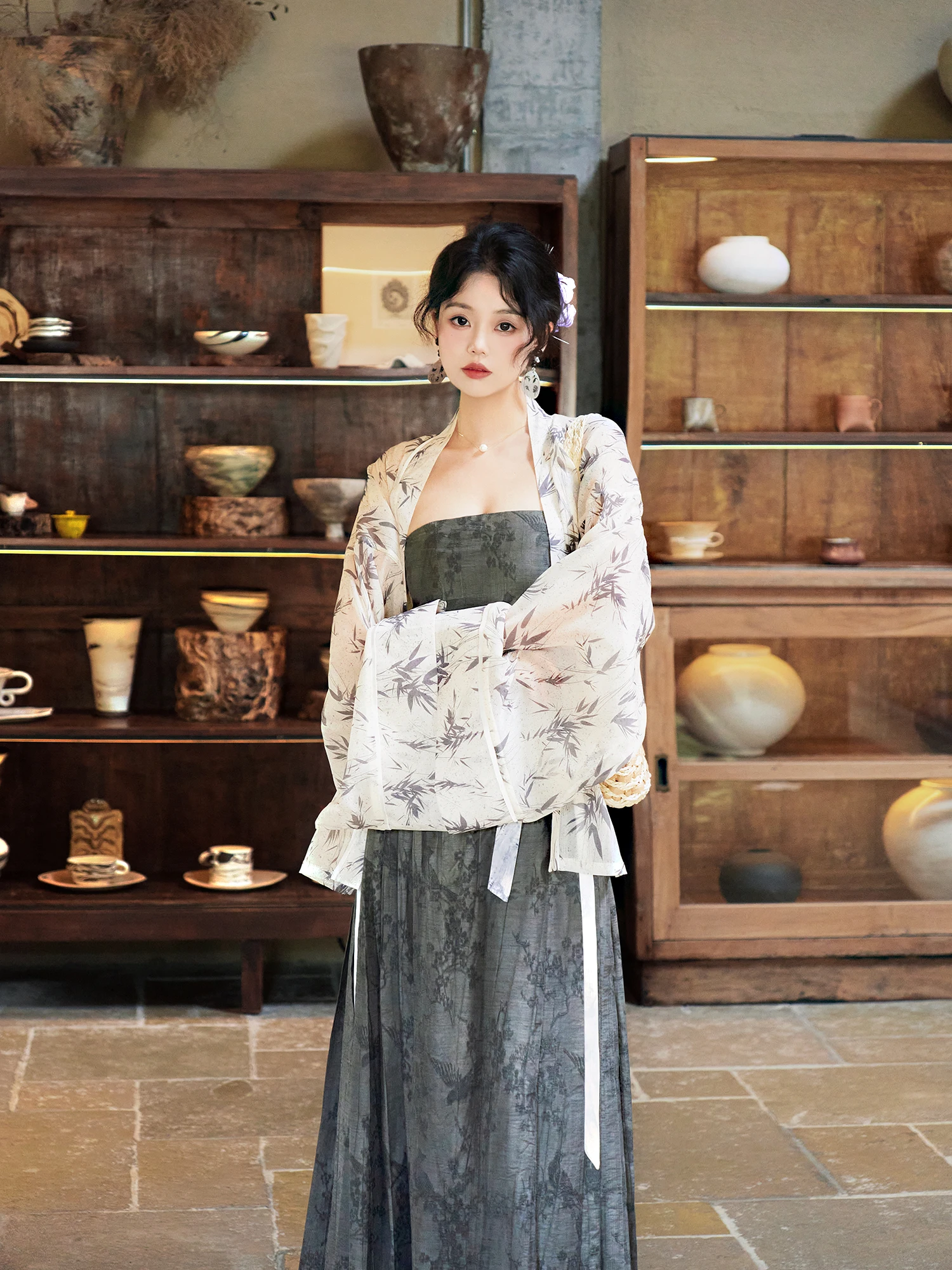 Новый китайский длинный кардиган-платье с вышивкой, воротником Вэй Цзинь, для повседневной носки, с юбкой А-силуэта с завышенной талией, из полиэфирного волокна
Новый китайский длинный кардиган-платье с вышивкой, воротником Вэй Цзинь, для повседневной носки, с юбкой А-силуэта с завышенной талией, из полиэфирного волокна