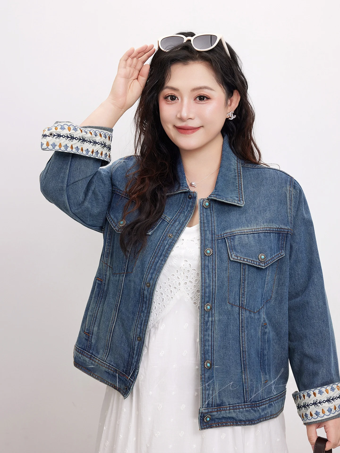 Spring New plus Size Women's Jeans Jaet ort Embroidered Ethnic Sle Slimming Top Meiyumei Miss Big Code Faionable Oute...
Spring New plus Size Women's Jeans Jaet ort Embroidered Ethnic Sle Slimming Top Meiyumei Miss Big Code Faionable Oute...