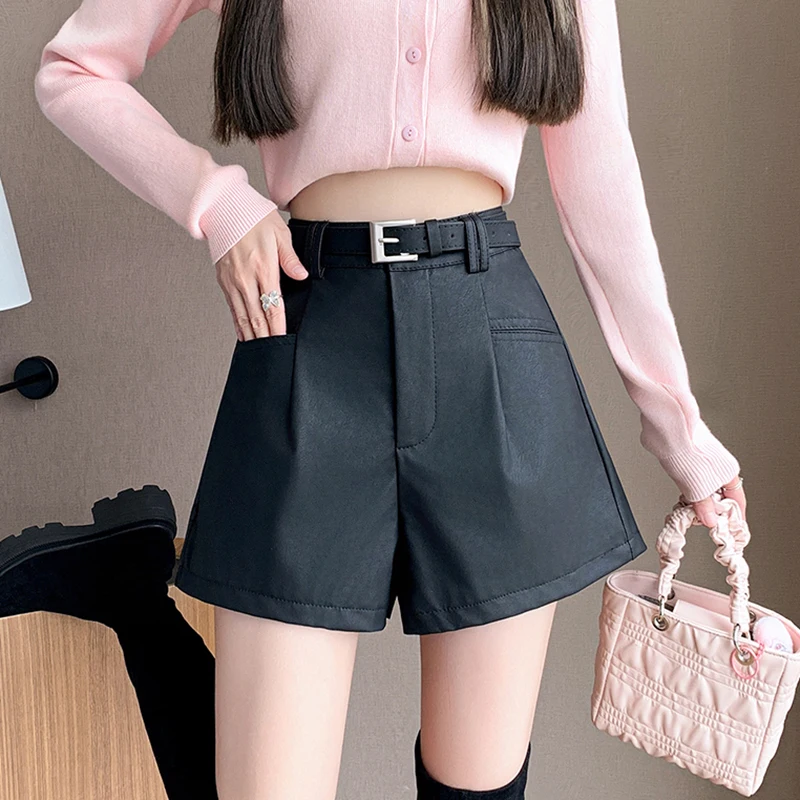Winter PU Leather Shorts Women Fashion Korean Wide Leg Loose Shorts Ladies Belted High Waist Outerwear Casual Short Mujer Pants
Winter PU Leather Shorts Women Fashion Korean Wide Leg Loose Shorts Ladies Belted High Waist Outerwear Casual Short Mujer Pants