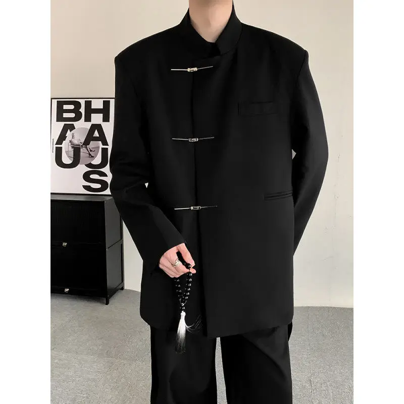 Новый мужской повседневный костюм-пиджак Zhongan 2025 года в китайском стиле, с воротником-стойкой, металлическими пуговицами, для свадеб и официальных мероприятий, верхняя часть костюма в западном стиле
Новый мужской повседневный костюм-пиджак Zhongan 2025 года в китайском стиле, с воротником-стойкой, металлическими пуговицами, для свадеб и официальных мероприятий, верхняя часть костюма в западном стиле