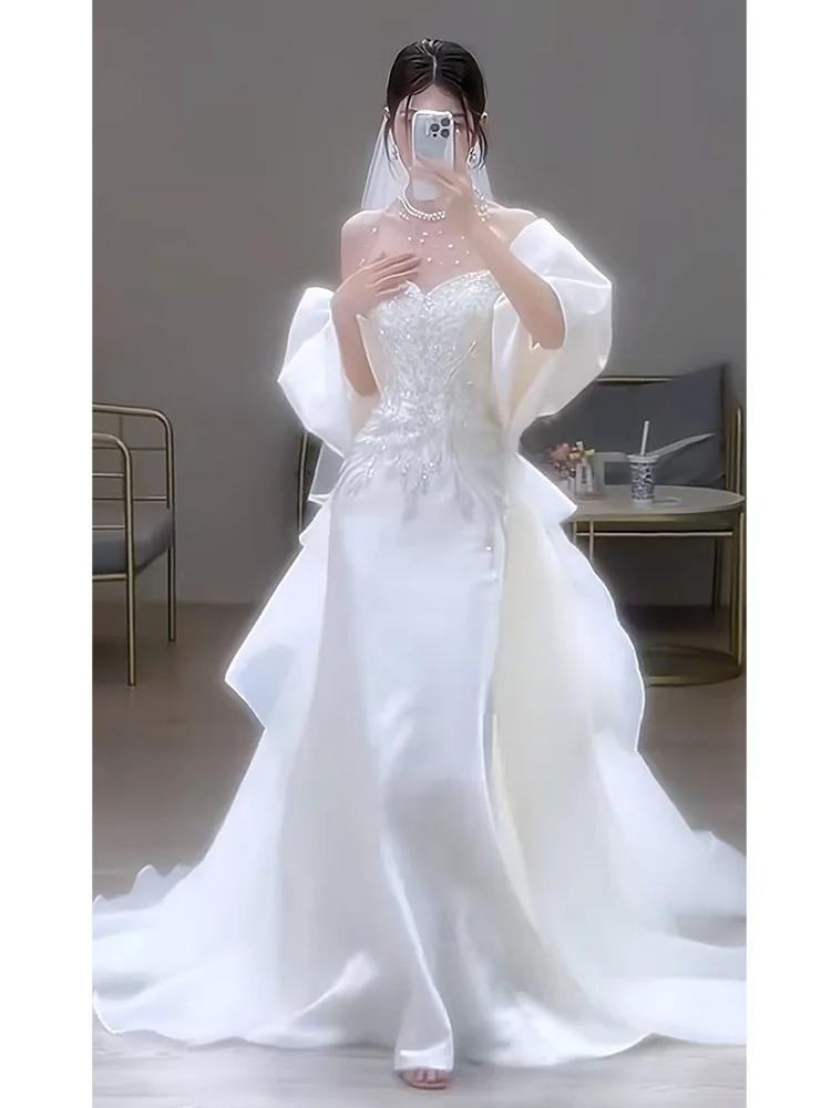 Легкое атласное свадебное платье с V-образным вырезом для женщин, приталенное, с декором из страз, дизайн с завышенной талией
Легкое атласное свадебное платье с V-образным вырезом для женщин, приталенное, с декором из страз, дизайн с завышенной талией