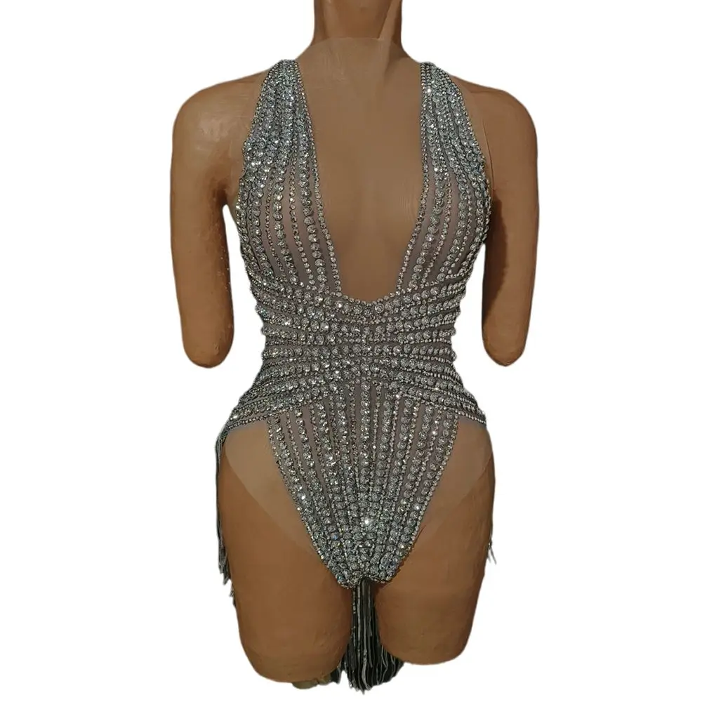Блестящий серебристый боди с бахромой из страз для женщин: сексуальный прозрачный наряд для празднования дня рождения, танцевальный костюм для выступлений, сценическая одежда
Блестящий серебристый боди с бахромой из страз для женщин: сексуальный прозрачный наряд для празднования дня рождения, танцевальный костюм для выступлений, сценическая одежда