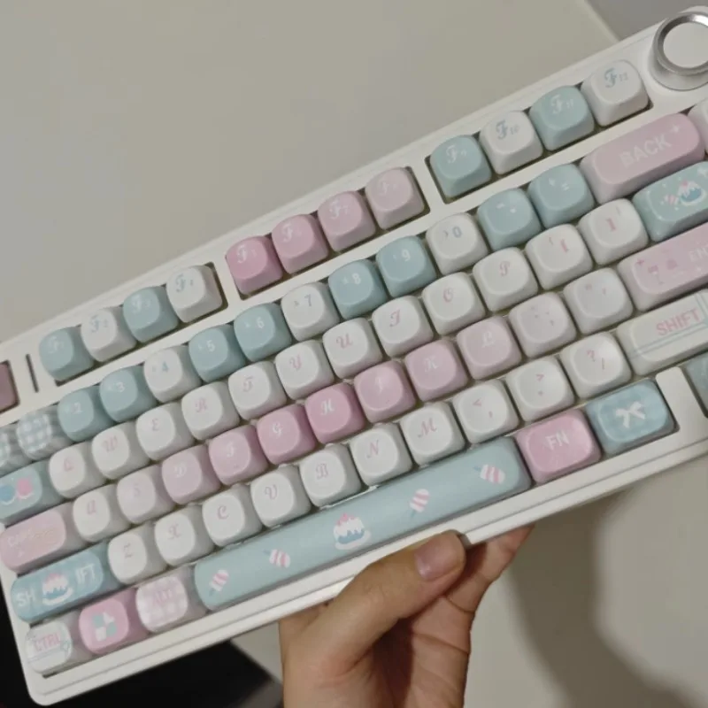 Розовые колпачки для клавиш на тему десерта, индивидуальный профиль PBT MOA, мультяшный милый колпачок для клавиш, механическая клавиатура, подарки для женщин, девочек, друзей
Розовые колпачки для клавиш на тему десерта, индивидуальный профиль PBT MOA, мультяшный милый колпачок для клавиш, механическая клавиатура, подарки для женщин, девочек, друзей