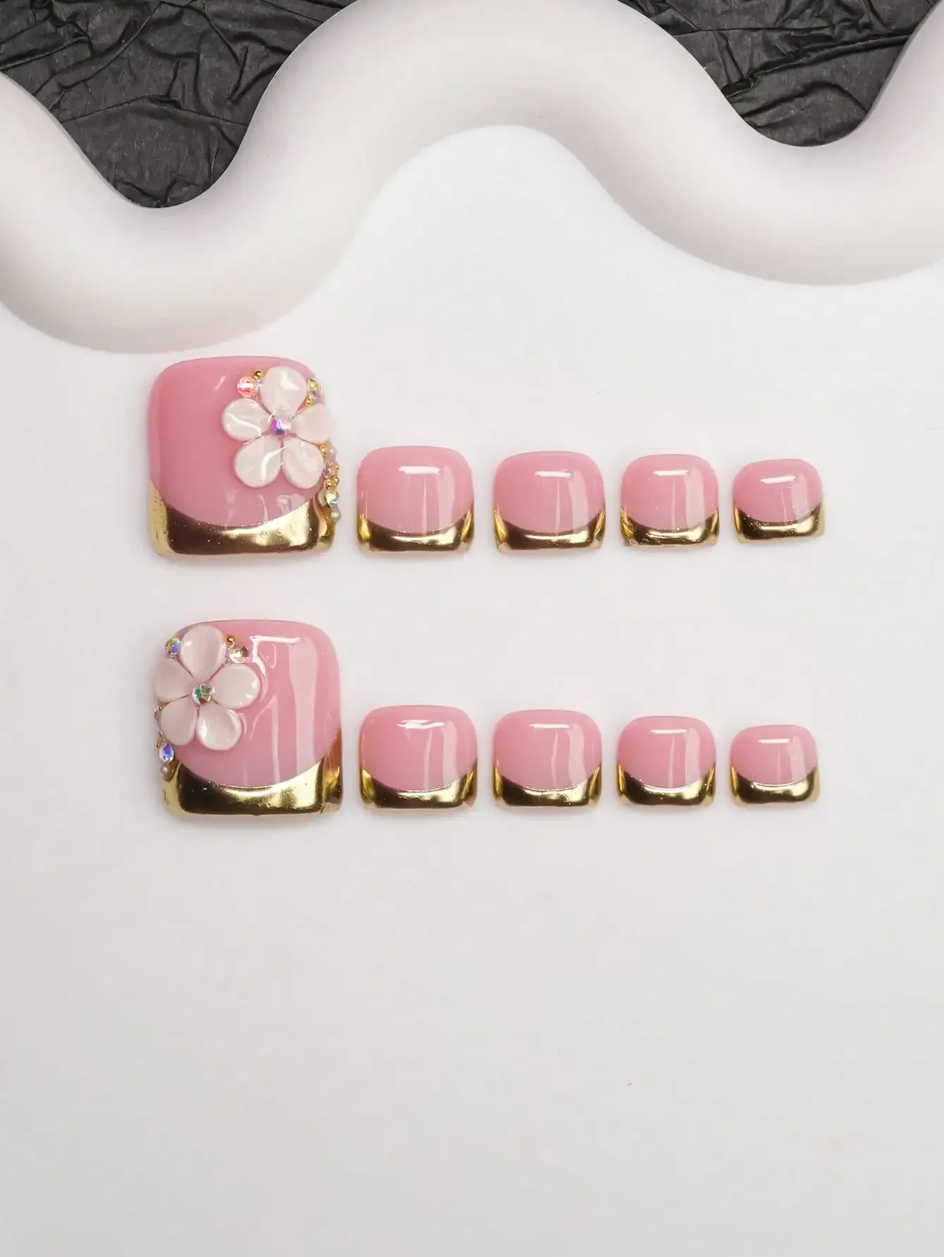 14pcs/Set Handmade Y2K Chic Nail Stickers, Nude & Gold Color French Tip Design With Beads, Carving, Rhinestones, Suitable
14pcs/Set Handmade Y2K Chic Nail Stickers, Nude & Gold Color French Tip Design With Beads, Carving, Rhinestones, Suitable