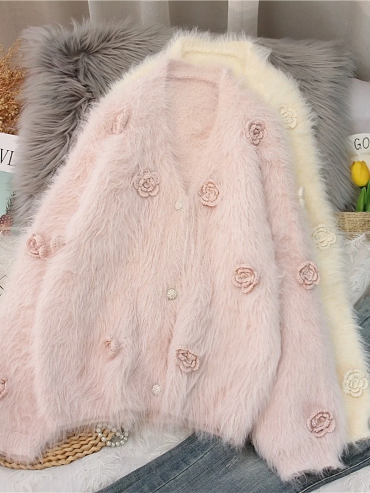Small Fragrance Imitation Mink Fur Cardigan V-neck Loose Sweater Jacket for Women Duty Floral Soft Plush Warm Cardigan Jumpers
Small Fragrance Imitation Mink Fur Cardigan V-neck Loose Sweater Jacket for Women Duty Floral Soft Plush Warm Cardigan Jumpers