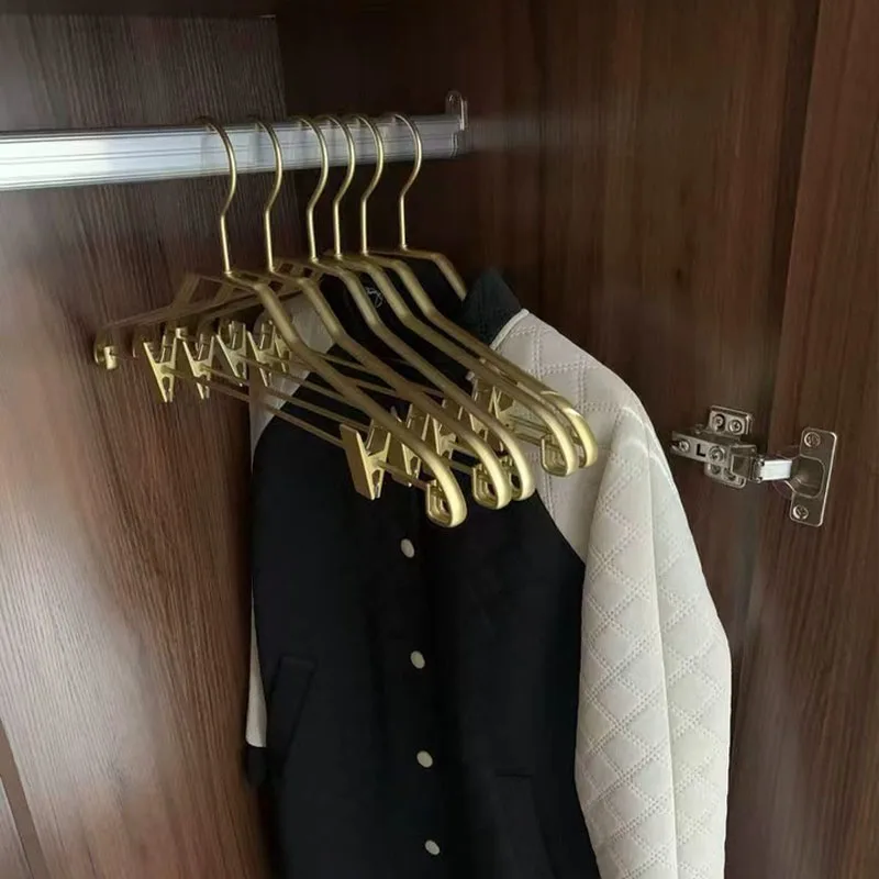 2PCS Household Aluminum Alloy Clothes Hanger, Non Slip Traceless Rack with Clip,Durable Garment Hanger for Home Wardrobe Storage
2PCS Household Aluminum Alloy Clothes Hanger, Non Slip Traceless Rack with Clip,Durable Garment Hanger for Home Wardrobe Storage