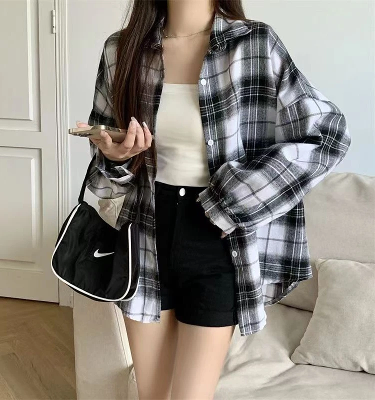 Retro Hong Kong Sle Plaid irt Women's Spring Autumn Loose Long Sve Casual Top Trendy Button down Coat Korean Sle
Retro Hong Kong Sle Plaid irt Women's Spring Autumn Loose Long Sve Casual Top Trendy Button down Coat Korean Sle