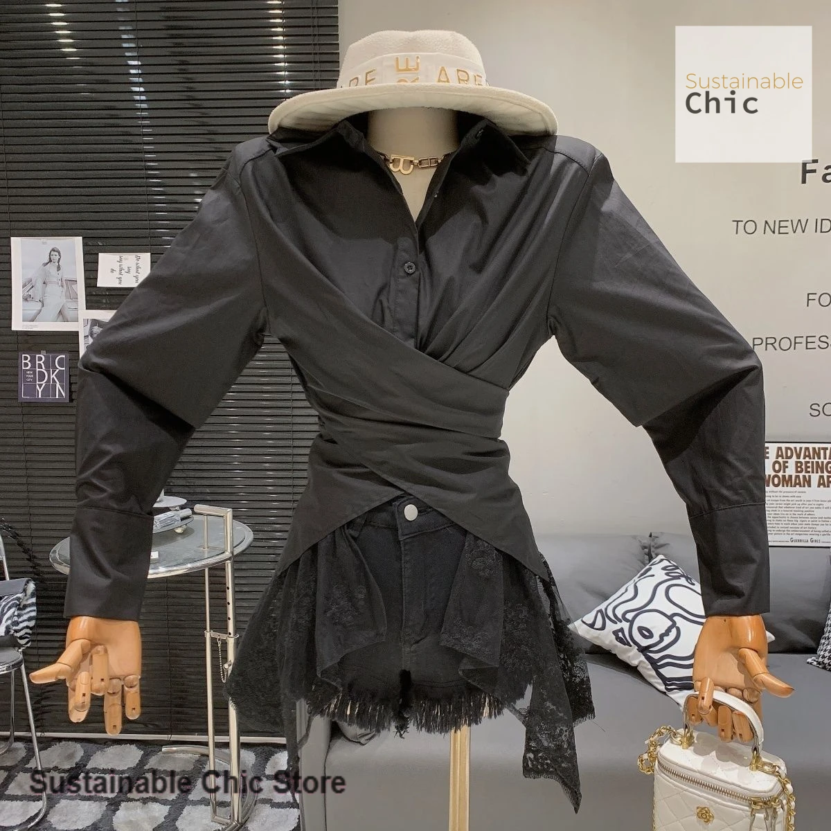 French advanced design sense irregular mesh stitching shirt women's spring and autumn new fake two-piece lapel backless sexy top
French advanced design sense irregular mesh stitching shirt women's spring and autumn new fake two-piece lapel backless sexy top