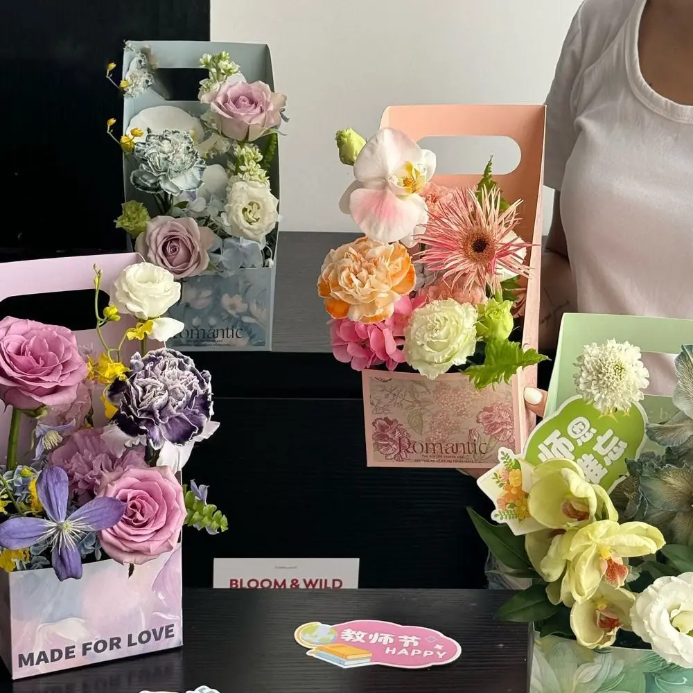 Romantic Flower Arrangement Box Portable DIY Bouquet Wrapping Box Paper Handheld Flower Gift Box Mother's Day
Romantic Flower Arrangement Box Portable DIY Bouquet Wrapping Box Paper Handheld Flower Gift Box Mother's Day