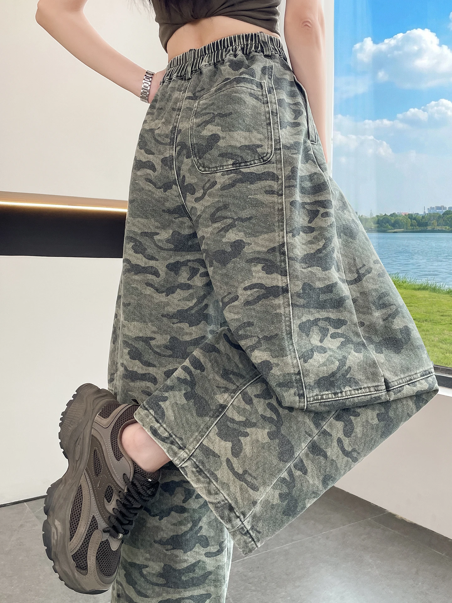 Retro Camouflage Wide Leg Knife Pants Women Summer Cool Street Dance Casual High Waist Slim Loose Nine Points Jeans
Retro Camouflage Wide Leg Knife Pants Women Summer Cool Street Dance Casual High Waist Slim Loose Nine Points Jeans