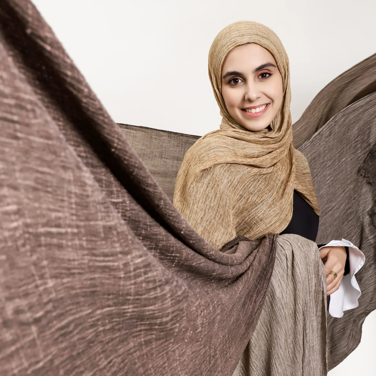 2025 вискозный градиентный хиджаб, женский мусульманский шарф, шали, Абая, женская вуаль, платок, простые исламские повязки-тюрбаны, платок
2025 вискозный градиентный хиджаб, женский мусульманский шарф, шали, Абая, женская вуаль, платок, простые исламские повязки-тюрбаны, платок