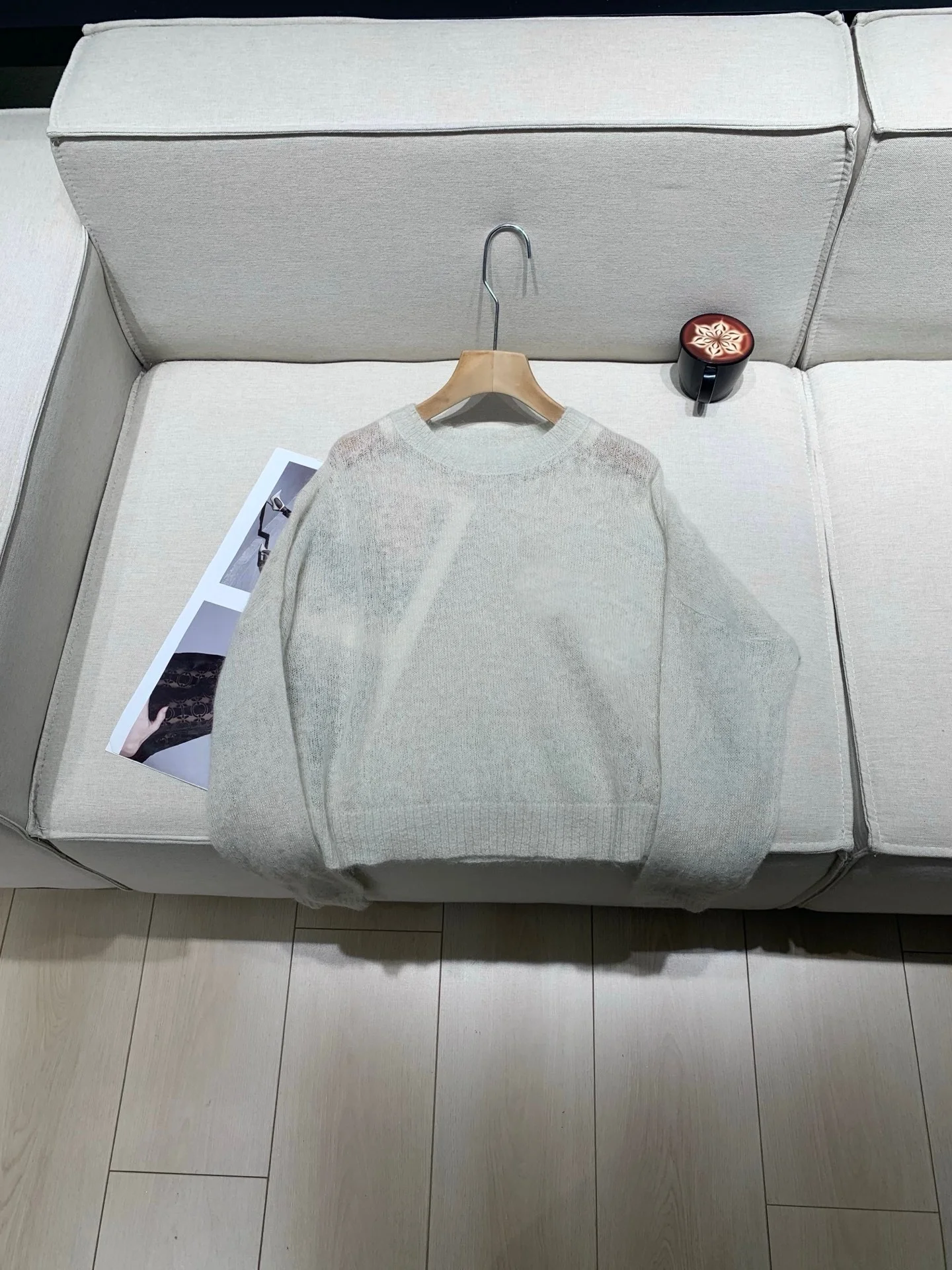Women's Wool Mohair Blend Sweater Beaded Chain O-Neck Long Sleeve Casual Thin Knitted Pullover
Women's Wool Mohair Blend Sweater Beaded Chain O-Neck Long Sleeve Casual Thin Knitted Pullover
