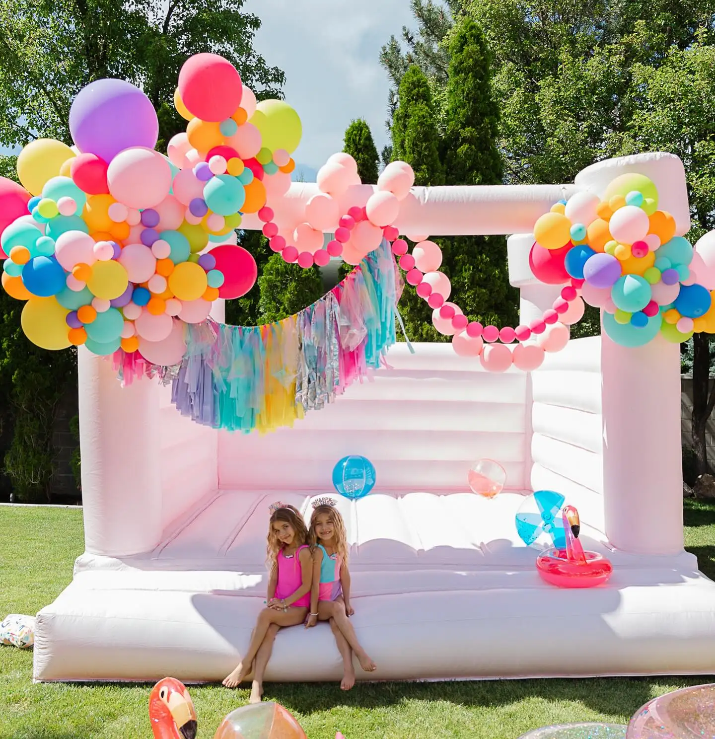 White Inflatable Bounce Castle, Commercial Grade PVC Children Bounce House with Blower for Birthday Wedding Festival Yard Party
White Inflatable Bounce Castle, Commercial Grade PVC Children Bounce House with Blower for Birthday Wedding Festival Yard Party