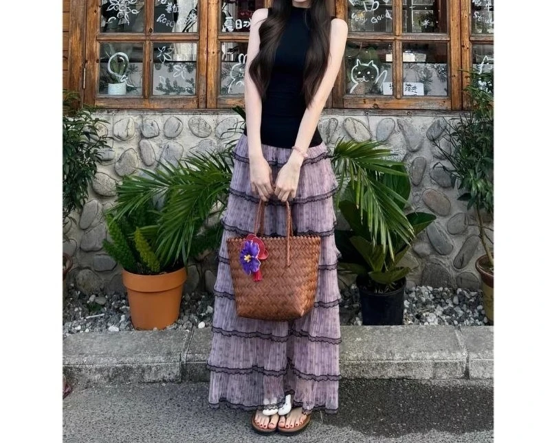Purple Floral Cake Skirt A-word Skirt Women's Spring and Summer Black Top Two-piece Set
Purple Floral Cake Skirt A-word Skirt Women's Spring and Summer Black Top Two-piece Set