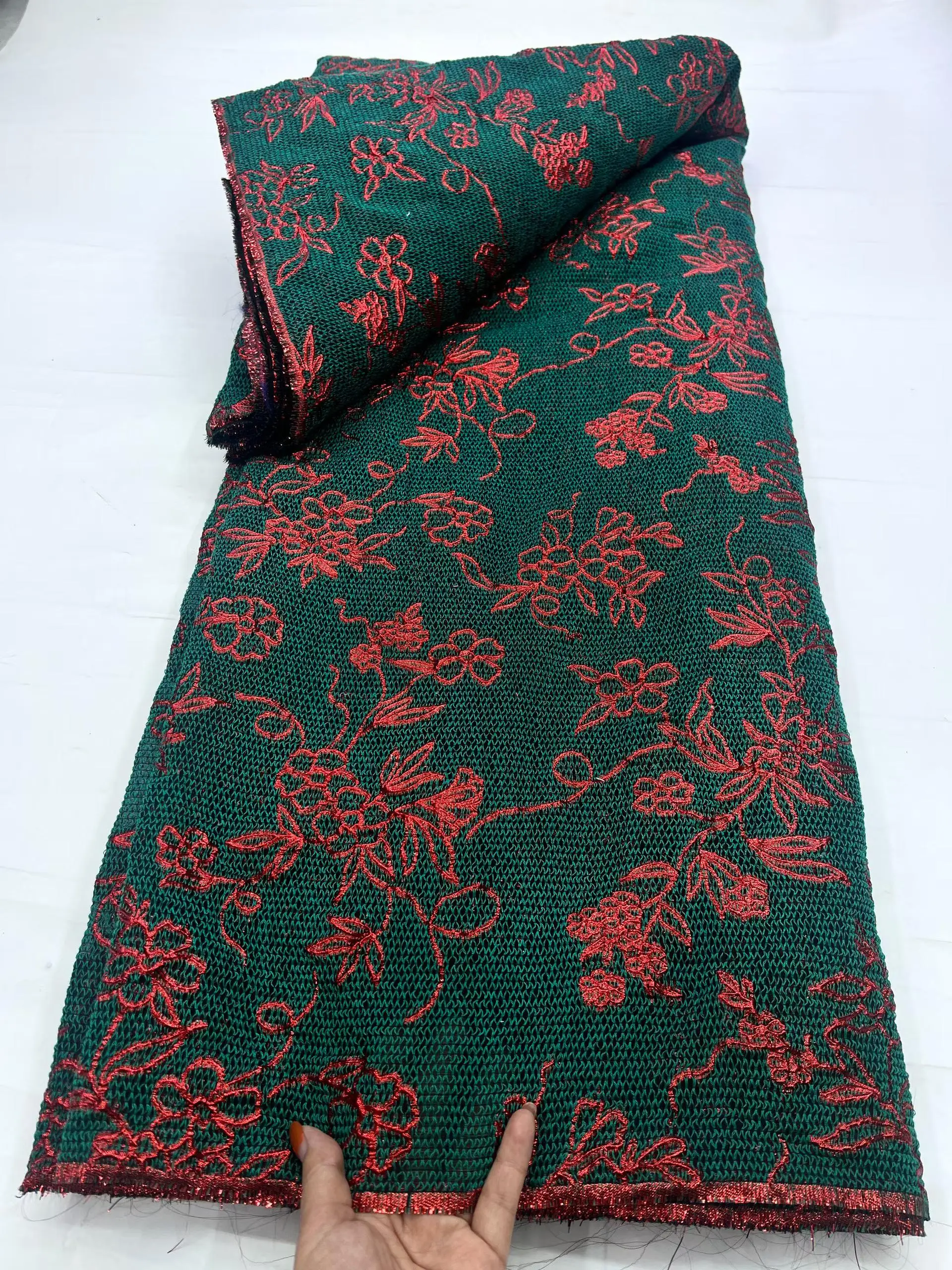 Новый дизайн, высококачественная африканская ткань: нигерийское жаккардовое кружево, французское кружево для женских свадебных платьев 2026 года
Новый дизайн, высококачественная африканская ткань: нигерийское жаккардовое кружево, французское кружево для женских свадебных платьев 2026 года