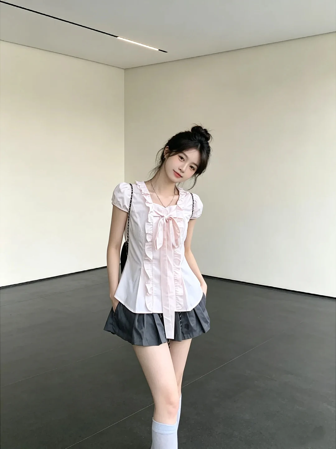Sweet Pink Polka Dot Shirt with Wood Grain And Knot Short Sleeve Women's Slimming Top for Summer Commute
Sweet Pink Polka Dot Shirt with Wood Grain And Knot Short Sleeve Women's Slimming Top for Summer Commute