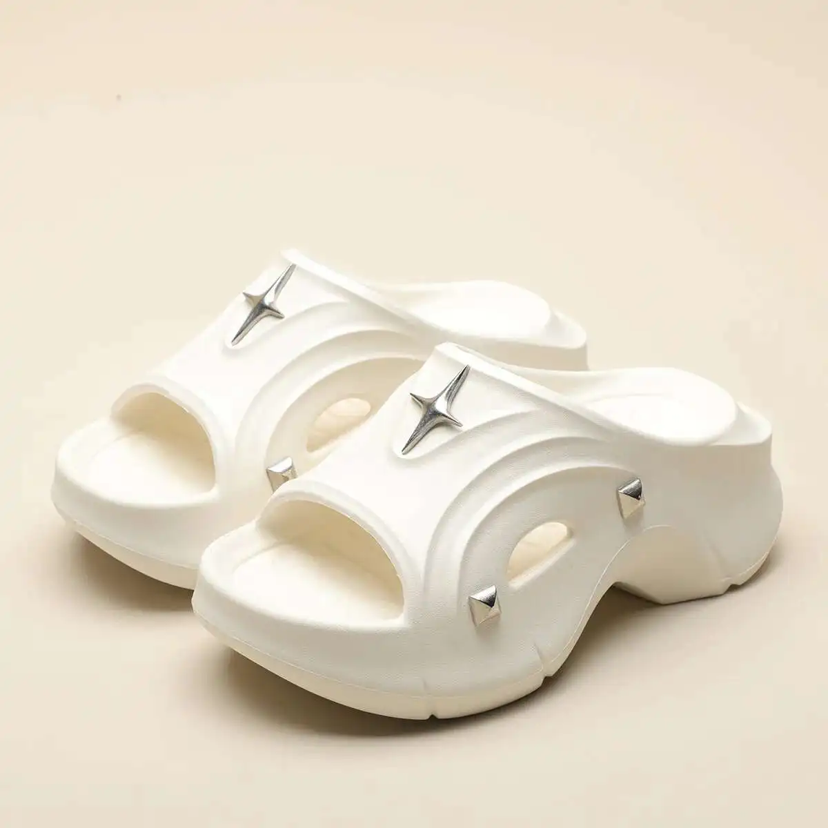 Rivet Thick Soled Sandals For Women's Summer Outdoor Wear 2024 New Beach Deodorizing And Height Increasing Casual Beach
Rivet Thick Soled Sandals For Women's Summer Outdoor Wear 2024 New Beach Deodorizing And Height Increasing Casual Beach