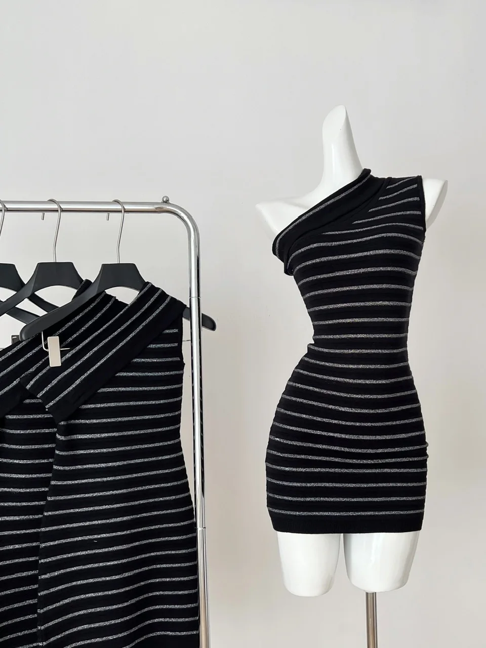 Ele iny Tead Knitted ort Dr Women's Faion Pure Desire Slim Fit High Waist Bum Covering X-ape Par Dr
Ele iny Tead Knitted ort Dr Women's Faion Pure Desire Slim Fit High Waist Bum Covering X-ape Par Dr