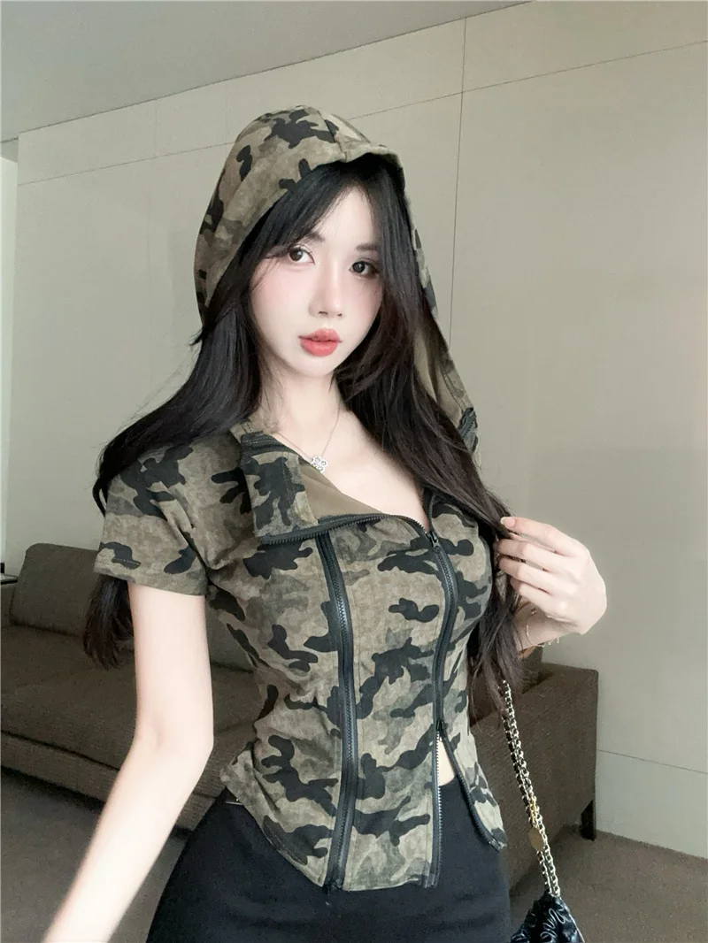 Fashionable Camouflage Zipper Hoodie T-shirt Slim Fit Unique Personality Top for Young Women Commute Style Korean Version
Fashionable Camouflage Zipper Hoodie T-shirt Slim Fit Unique Personality Top for Young Women Commute Style Korean Version