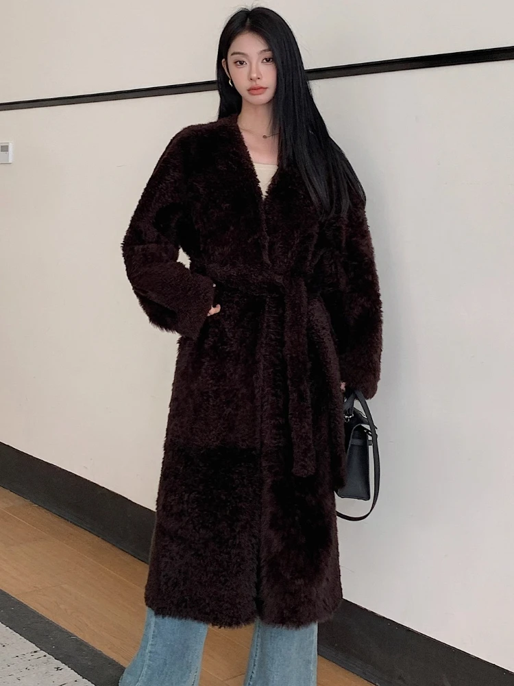 High-end Luxury Lacon Lamb Fur Long Winter Jackets for Women 2026 Simple Elegant V-neck Genuine Leather Real Fur Coat with Belt
High-end Luxury Lacon Lamb Fur Long Winter Jackets for Women 2026 Simple Elegant V-neck Genuine Leather Real Fur Coat with Belt