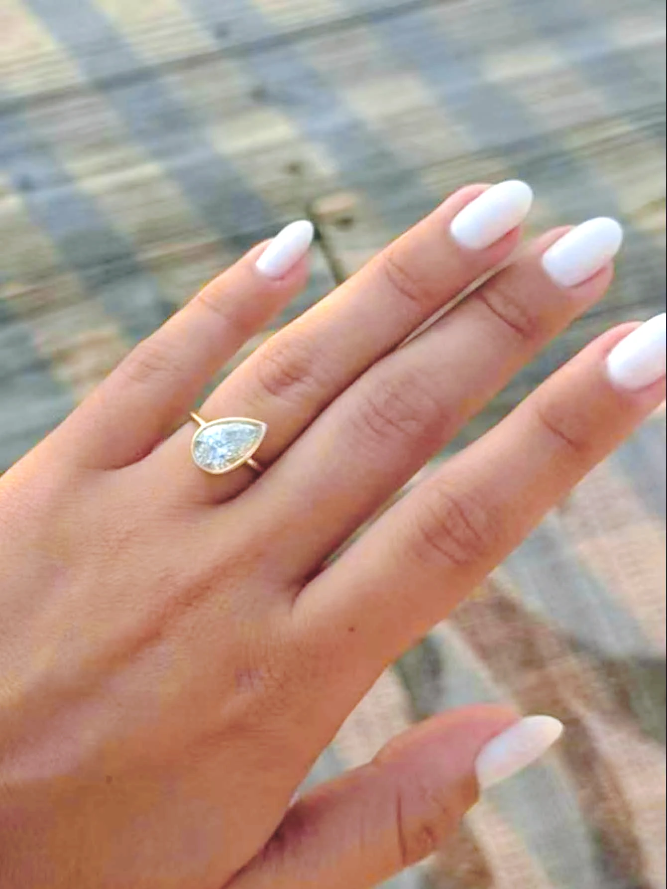 Кольцо из стерлингового серебра 925 пробы с муассанитом длиной 1,5 карата, изысканное ювелирное изделие, модное и изысканное, подходит для подарков.
Кольцо из стерлингового серебра 925 пробы с муассанитом длиной 1,5 карата, изысканное ювелирное изделие, модное и изысканное, подходит для подарков.