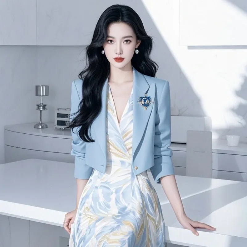 Новые роскошные модные осенние комплекты платьев для женщин, элитный элегантный короткий жакет с длинными рукавами + платья с принтом на бретельках, костюм из двух предметов
Новые роскошные модные осенние комплекты платьев для женщин, элитный элегантный короткий жакет с длинными рукавами + платья с принтом на бретельках, костюм из двух предметов