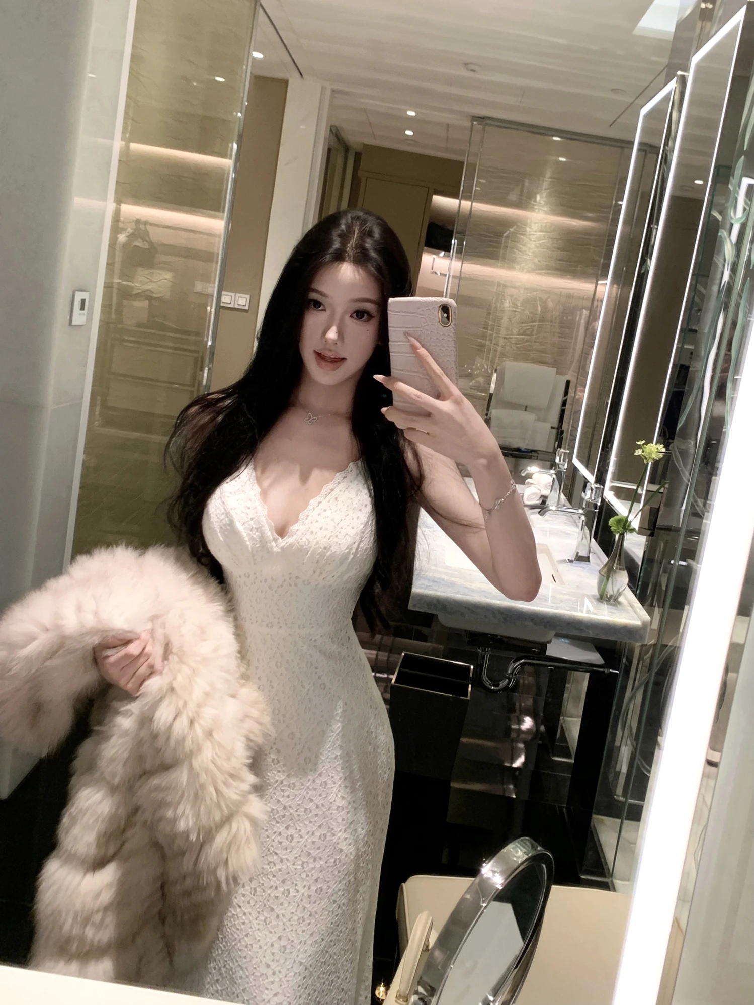 JAYKY YANG Moonlight White Tea Deep V Lace Strap Dress Slim Fit Casual Cotton Nylon Fiber No Sleeve Polyester
JAYKY YANG Moonlight White Tea Deep V Lace Strap Dress Slim Fit Casual Cotton Nylon Fiber No Sleeve Polyester