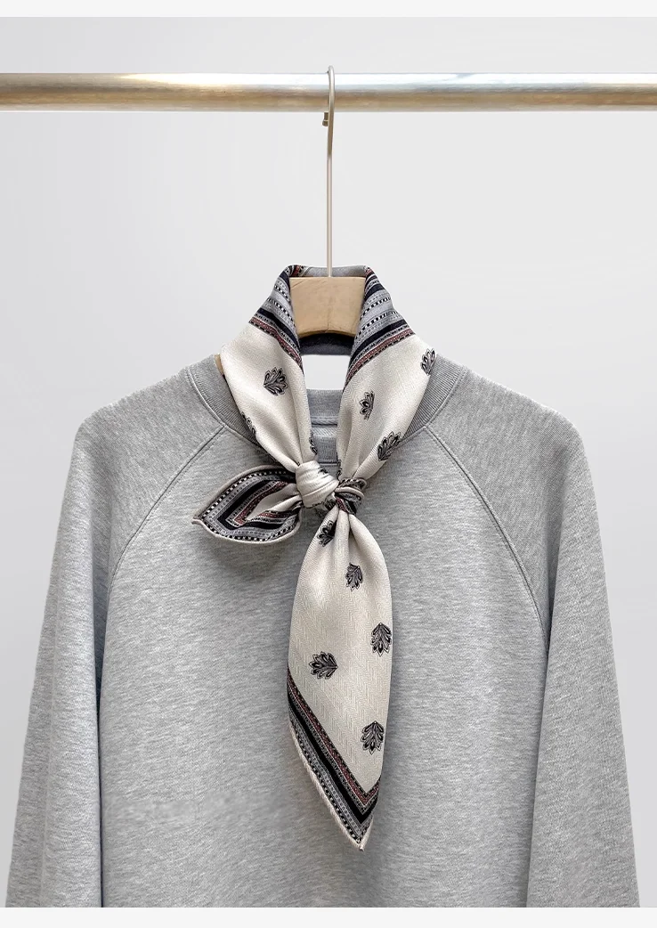 70% Wool 30% Silk Neck Scarves Elegant Women Shawls Vintage Silk Wool Patchwork Scarf Neck Warmer Ladies Accessories
70% Wool 30% Silk Neck Scarves Elegant Women Shawls Vintage Silk Wool Patchwork Scarf Neck Warmer Ladies Accessories