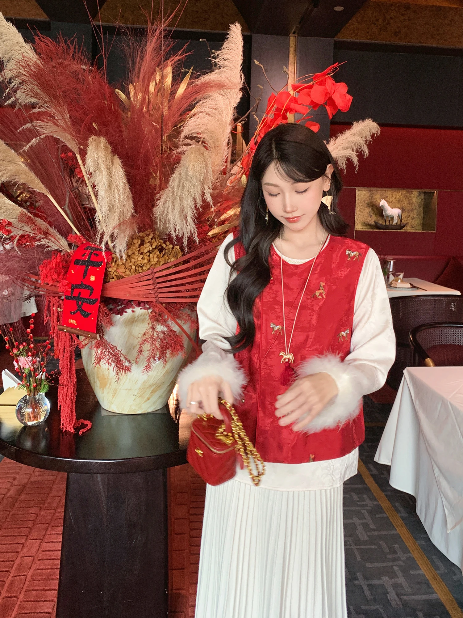 Red Embroidered Women's Vest Spring 2026 New Sle Chinese Sle Button up Top round Ne Polyester Fiber Casual Jaet
Red Embroidered Women's Vest Spring 2026 New Sle Chinese Sle Button up Top round Ne Polyester Fiber Casual Jaet