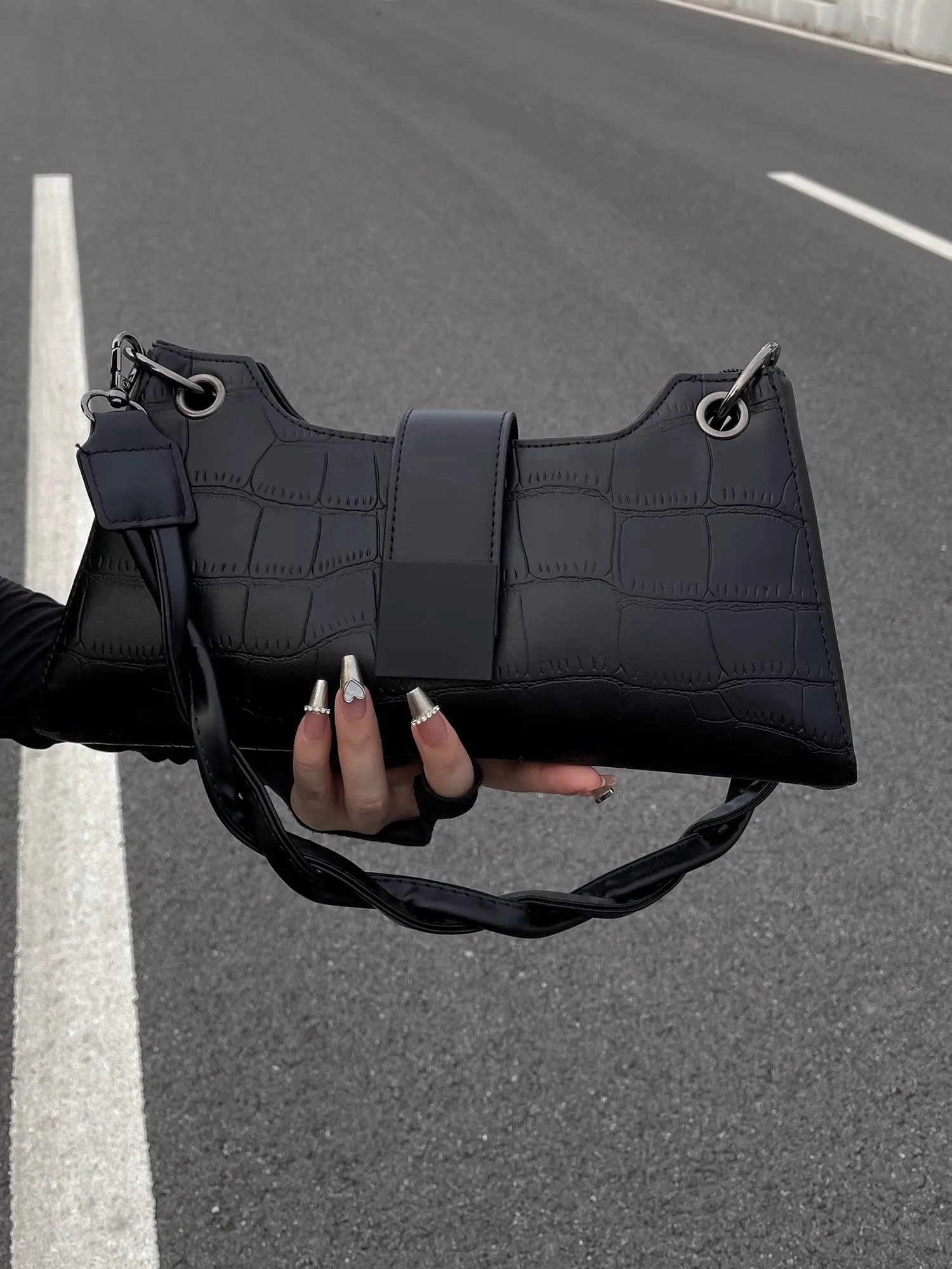 American Retro Bla High-End Handheld Bag Faion Simple Single oulder Armpit Crossbody Bag PU Leather
American Retro Bla High-End Handheld Bag Faion Simple Single oulder Armpit Crossbody Bag PU Leather