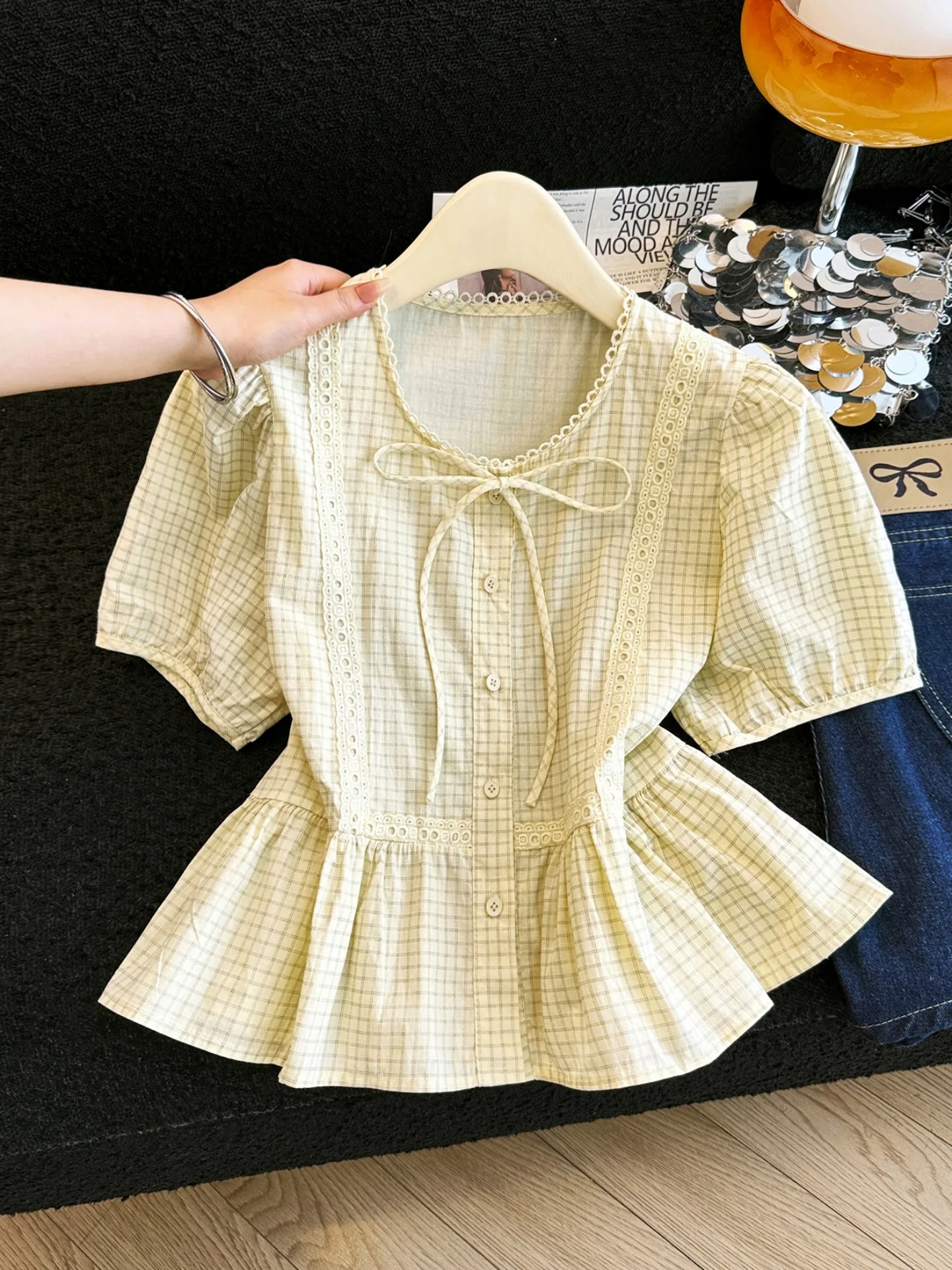 Cute Plaid Bubble Sleeve Shirt Women's Summer Anti-Aging Yellow Grid Doll Shirt Top College Style Bow Tie Cotton Polyester Blend
Cute Plaid Bubble Sleeve Shirt Women's Summer Anti-Aging Yellow Grid Doll Shirt Top College Style Bow Tie Cotton Polyester Blend