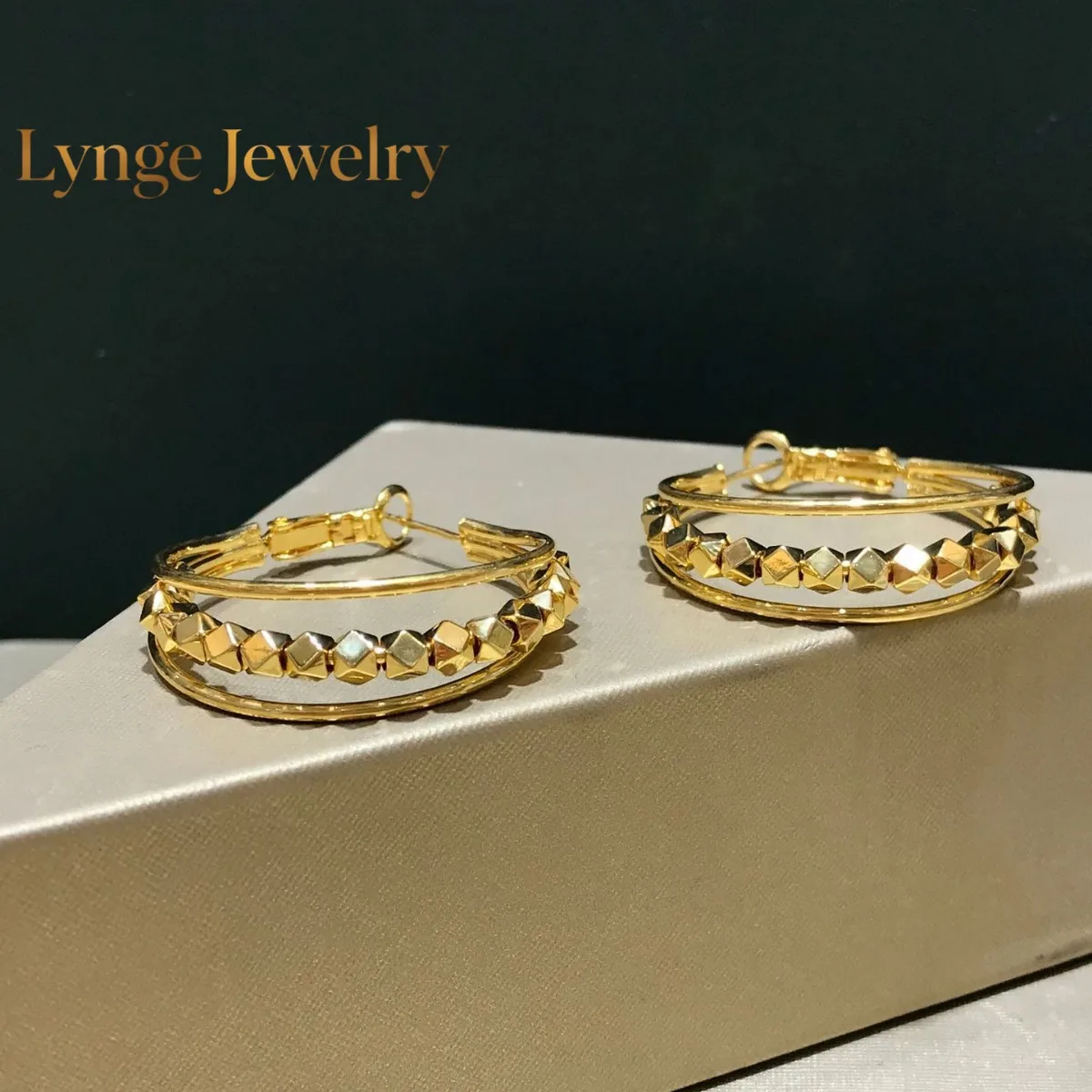 Lynge Jewelry Shining Real 18k Gold Jumping Di Bead Earringsfor Woman High-quality Luxury AU750 Earring Party Banquet Jewelry 18
Lynge Jewelry Shining Real 18k Gold Jumping Di Bead Earringsfor Woman High-quality Luxury AU750 Earring Party Banquet Jewelry 18