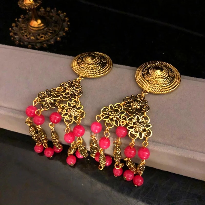 Retro Shoulder Sweeping High end Tassel Long Style Carved Pattern Versatile Earrings
Retro Shoulder Sweeping High end Tassel Long Style Carved Pattern Versatile Earrings