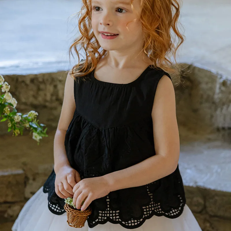 2024 Summer Korean Girls and Children's French Cotton Hollow Lace Sleeveless Top girls clothes kids clothes
2024 Summer Korean Girls and Children's French Cotton Hollow Lace Sleeveless Top girls clothes kids clothes