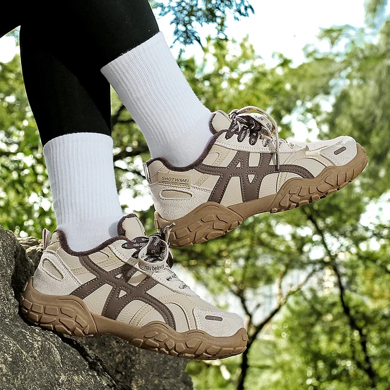 Autumn Winter Warm Plushed Women's Hiking Shoes 2026 Low-Top Trekking Sneakers Woman Trainers Non-slip Outdoor Sport Sneakers
Autumn Winter Warm Plushed Women's Hiking Shoes 2026 Low-Top Trekking Sneakers Woman Trainers Non-slip Outdoor Sport Sneakers