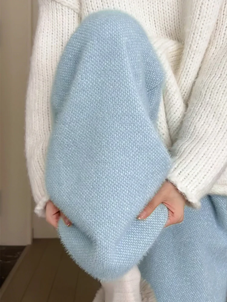 Синие вязаные брюки с высокой талией и широкими штанинами для женщин, осенне-зимняя новинка, пушистые брюки-«рисовая лапша», свободные прямые повседневные брюки
Синие вязаные брюки с высокой талией и широкими штанинами для женщин, осенне-зимняя новинка, пушистые брюки-«рисовая лапша», свободные прямые повседневные брюки