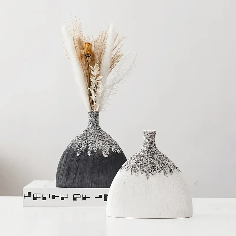 Creativity Art Vase Dried Flower Apparatus Black White Ceramic Vase Home Decorations Mesa Living Room TV Cabinet Bookcase Decor
Creativity Art Vase Dried Flower Apparatus Black White Ceramic Vase Home Decorations Mesa Living Room TV Cabinet Bookcase Decor
