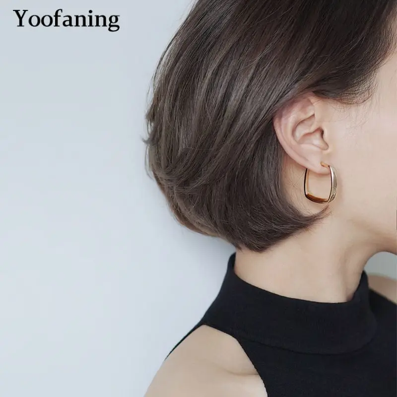 925 Sterling Silver Ear Needle European and American French Geometric Earrings Round Face Slimming Simple Elegant Stud Earrings
925 Sterling Silver Ear Needle European and American French Geometric Earrings Round Face Slimming Simple Elegant Stud Earrings
