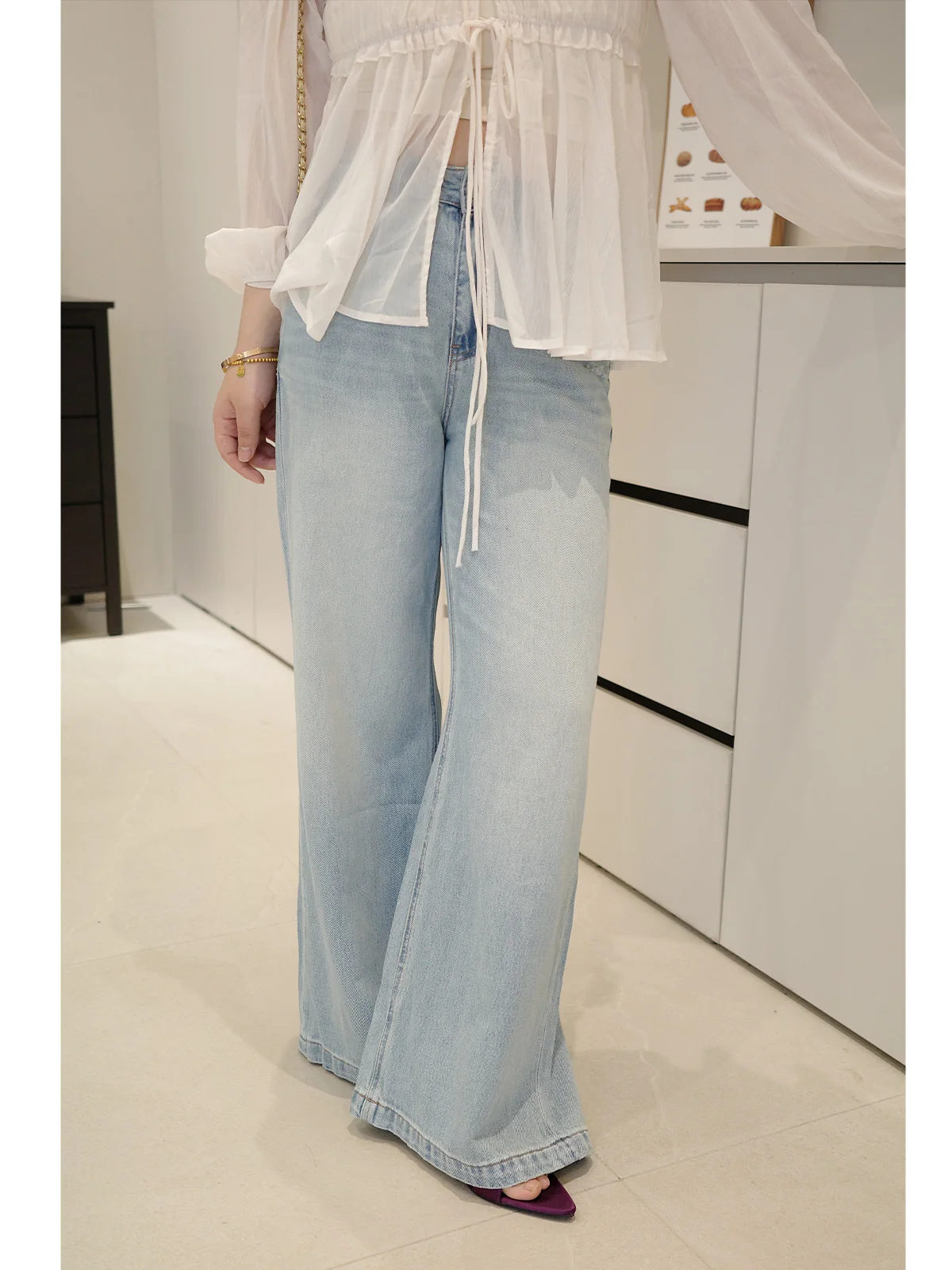 High Waist Wide Leg Light Blue Washed American Style Loose Straight Jeans Fat Zhang Tubo Sea Breeze Denim Pants for Women
High Waist Wide Leg Light Blue Washed American Style Loose Straight Jeans Fat Zhang Tubo Sea Breeze Denim Pants for Women