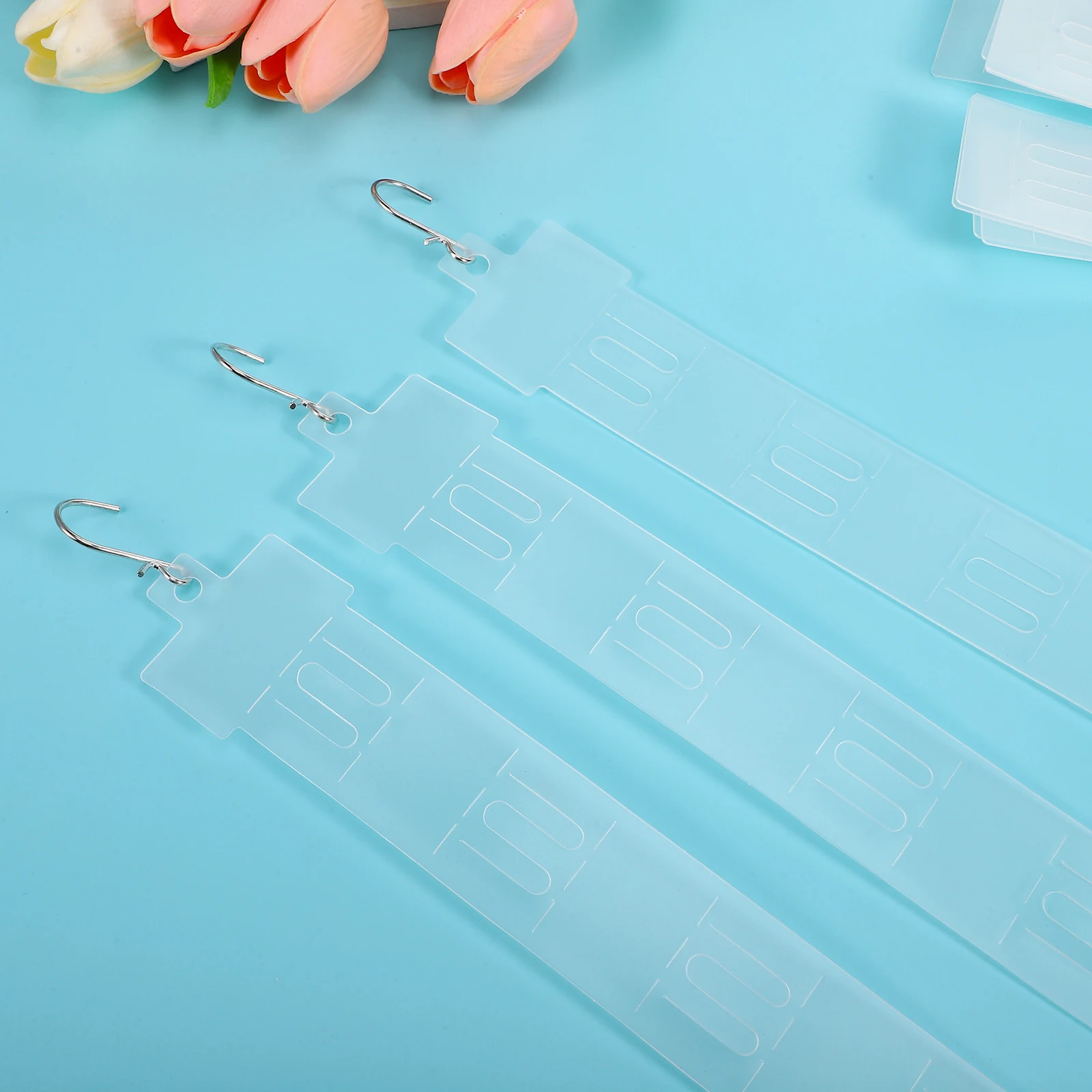 20 Pcs Plastic Hanging Strips 50cm Foldable 8 Hooks Retail Display Hanger Merchandise Strip Home Storage
20 Pcs Plastic Hanging Strips 50cm Foldable 8 Hooks Retail Display Hanger Merchandise Strip Home Storage
