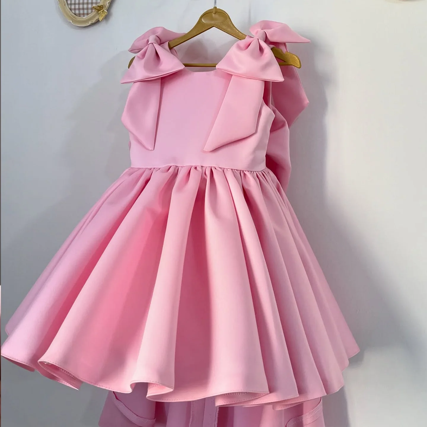 Girls Pink Color Satin Bow Shoulder Dresses Solid Color Princess Clothing Children Formal Prom Dress Dress For Birthday Wedding
Girls Pink Color Satin Bow Shoulder Dresses Solid Color Princess Clothing Children Formal Prom Dress Dress For Birthday Wedding