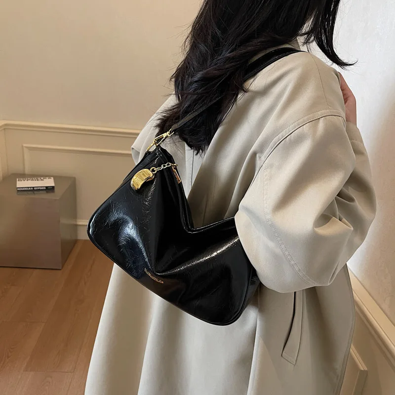 New Simple Casual Versatile Women's Solid Color PU Leather Single Shoulder Crossbody Bag Fashion Trendy Commuting Storage Bags
New Simple Casual Versatile Women's Solid Color PU Leather Single Shoulder Crossbody Bag Fashion Trendy Commuting Storage Bags